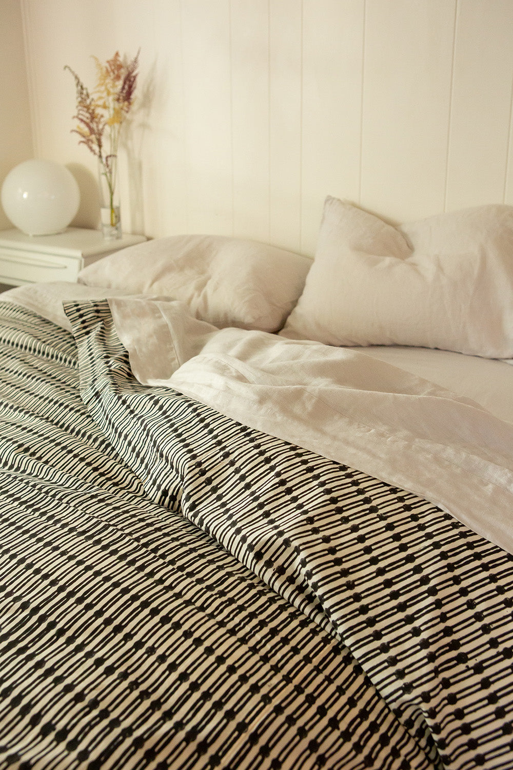 Duvet Cover In Natural And Black Jacobsen