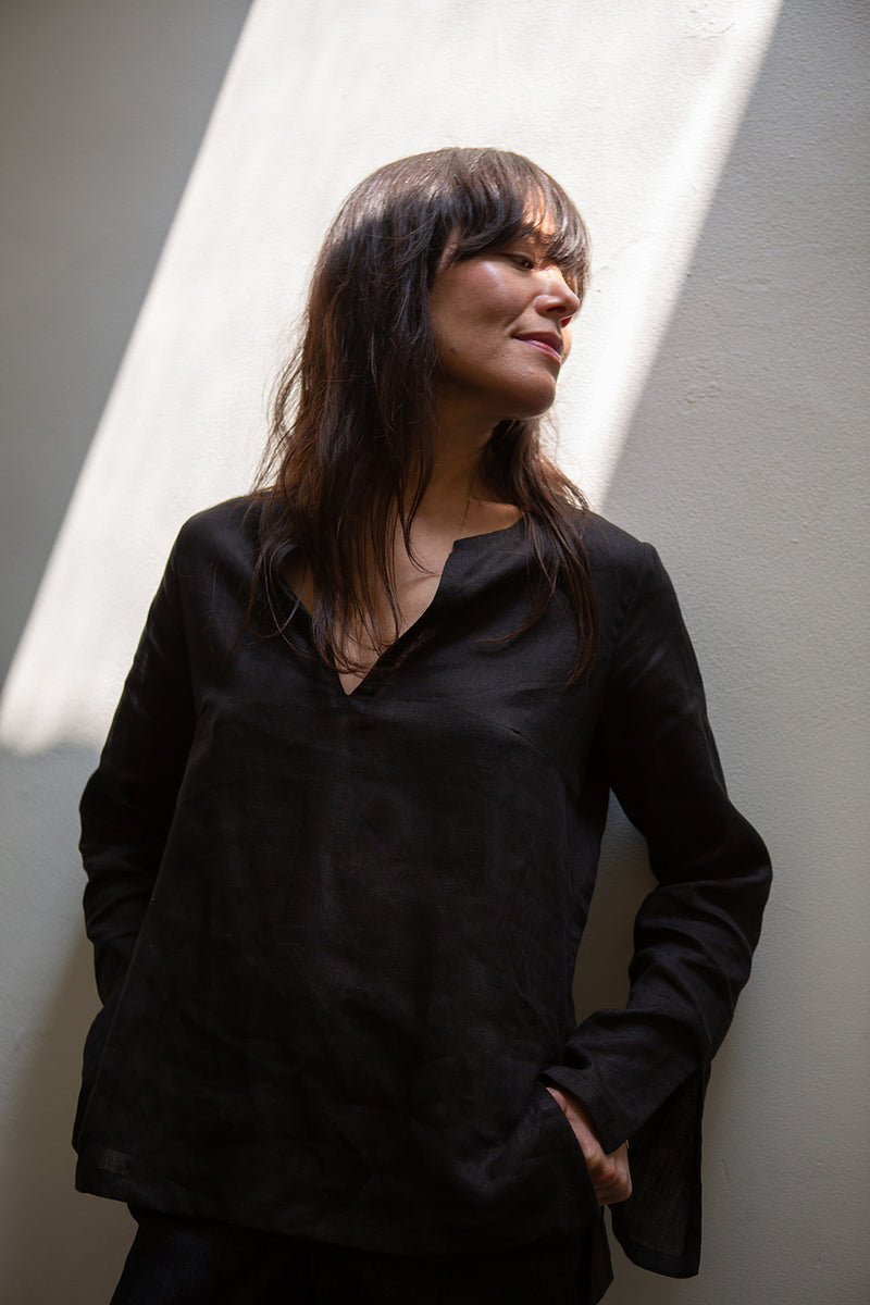 Diego Handkerchief Linen Top in Black