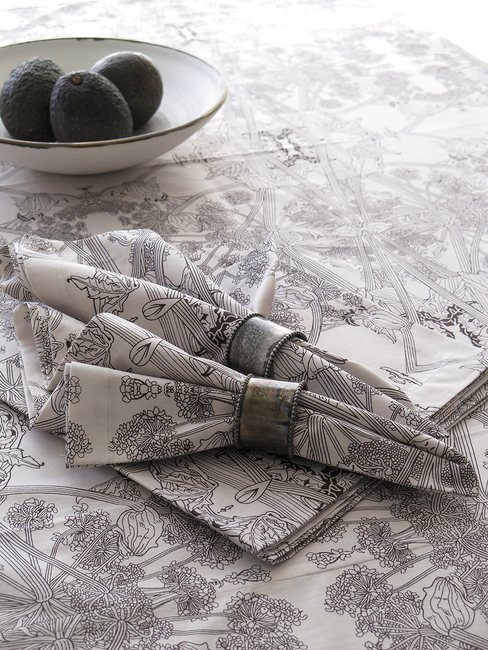 Cotton Napkin Set in Dove and Dark Chocolate Botanicus