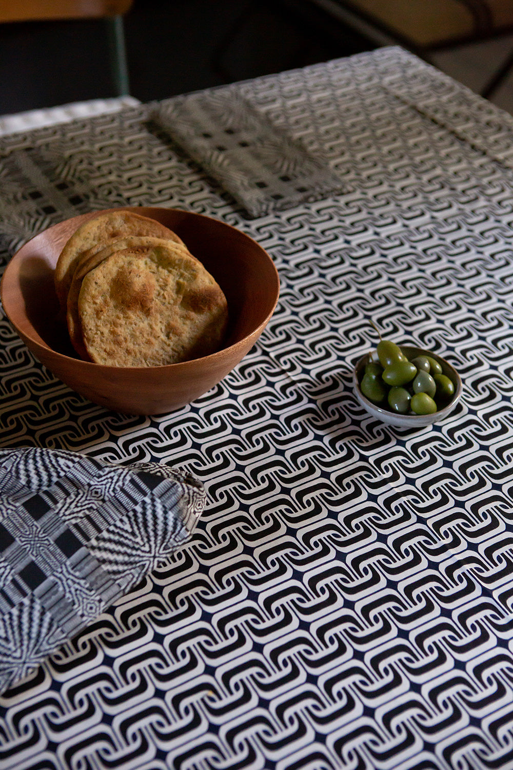 Cotton Tablecloth in 1965 Natural/Black/Navy