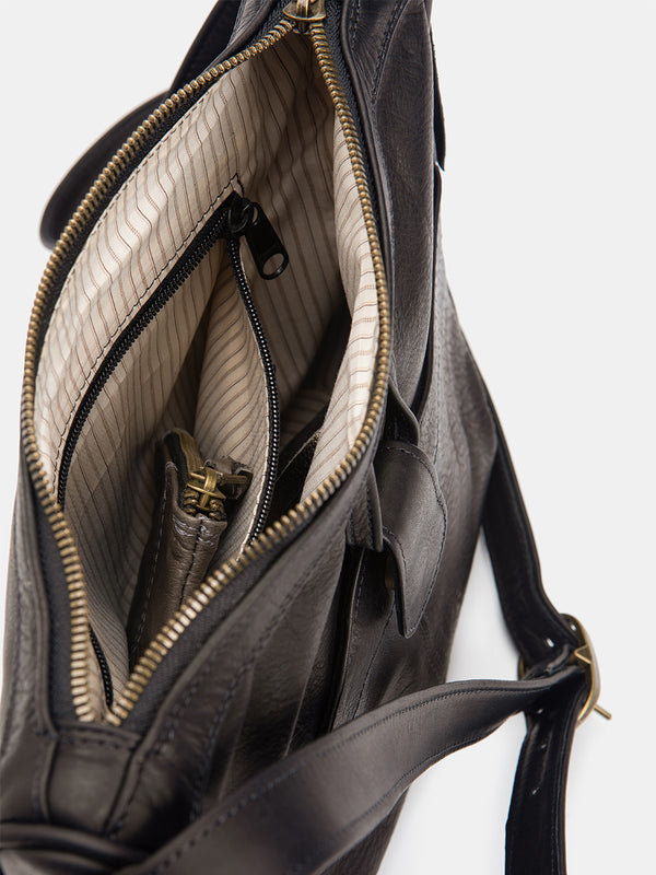 Twiggy Leather Shoulder Bag in Black