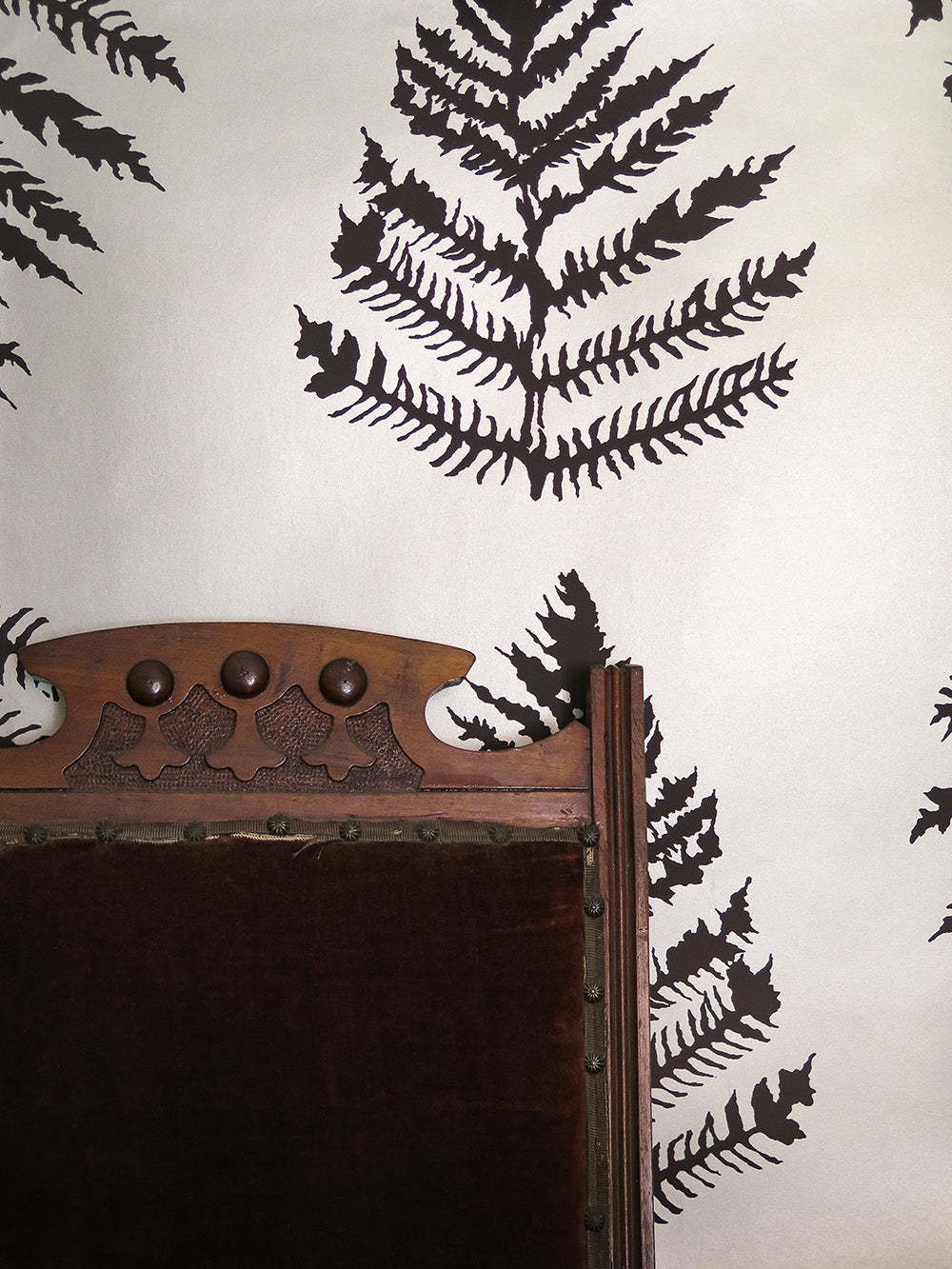 Sample - Fern Wallpaper in Platinum/Chocolate